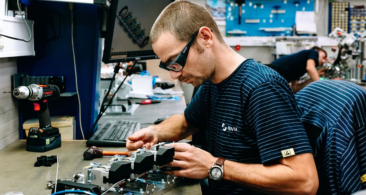 Fabrication-bras.1-slider